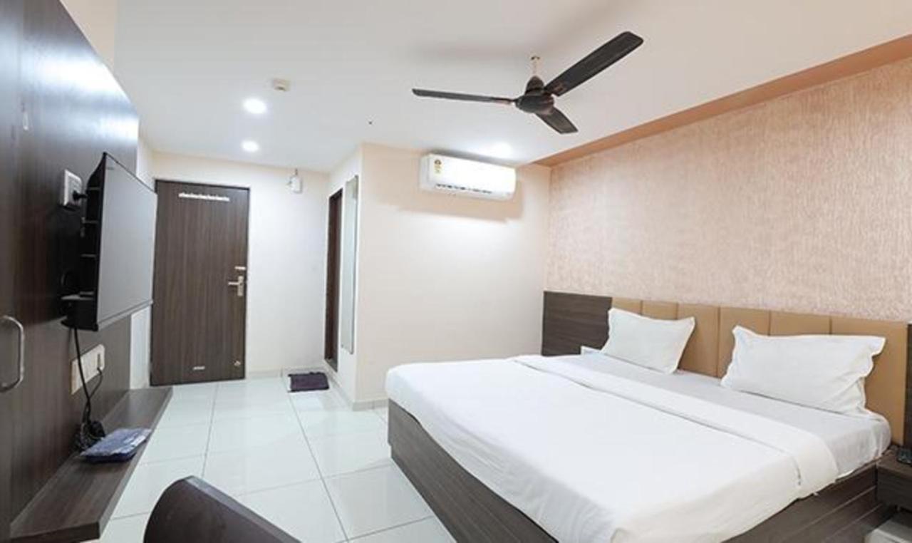 Fabhotel The Heaven Ahmadabad Zewnętrze zdjęcie